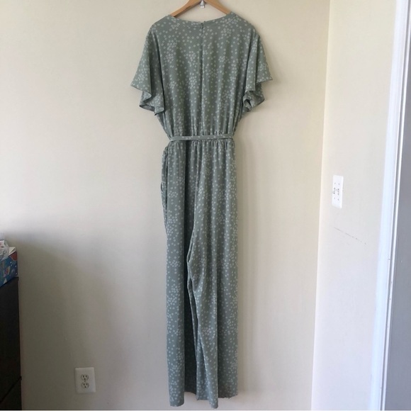 Vince Camuto Flutter Sleeve, Floral, Surplice Neckline Belted Jumpsuit Size 24W - Picture 7 of 10